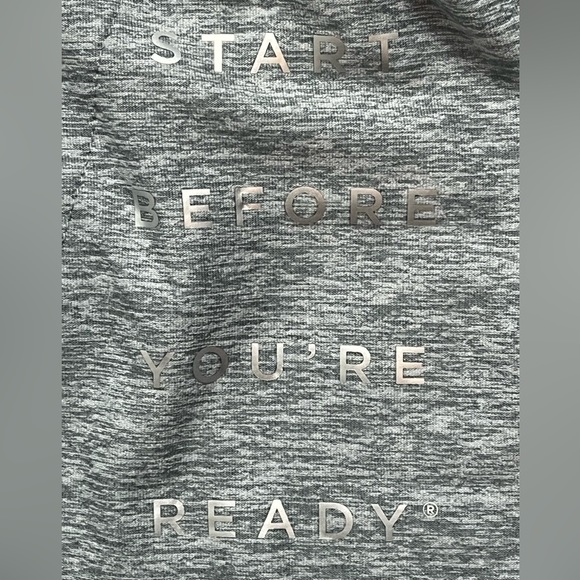 Fourlaps Stratus short in grey heather, size M - Picture 8 of 11